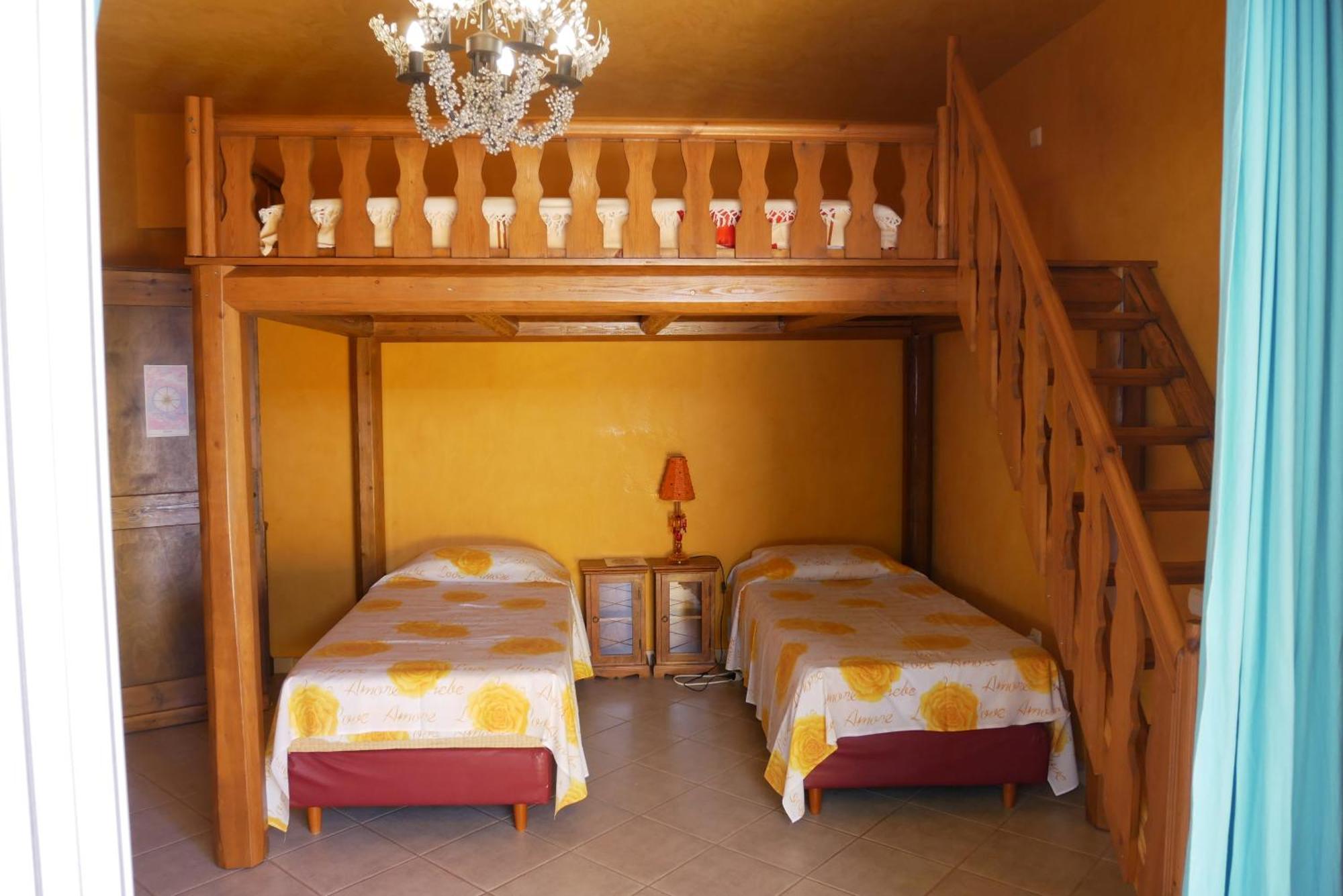 Casa Di Luce Bed & Breakfast Agia Marina  ภายนอก รูปภาพ