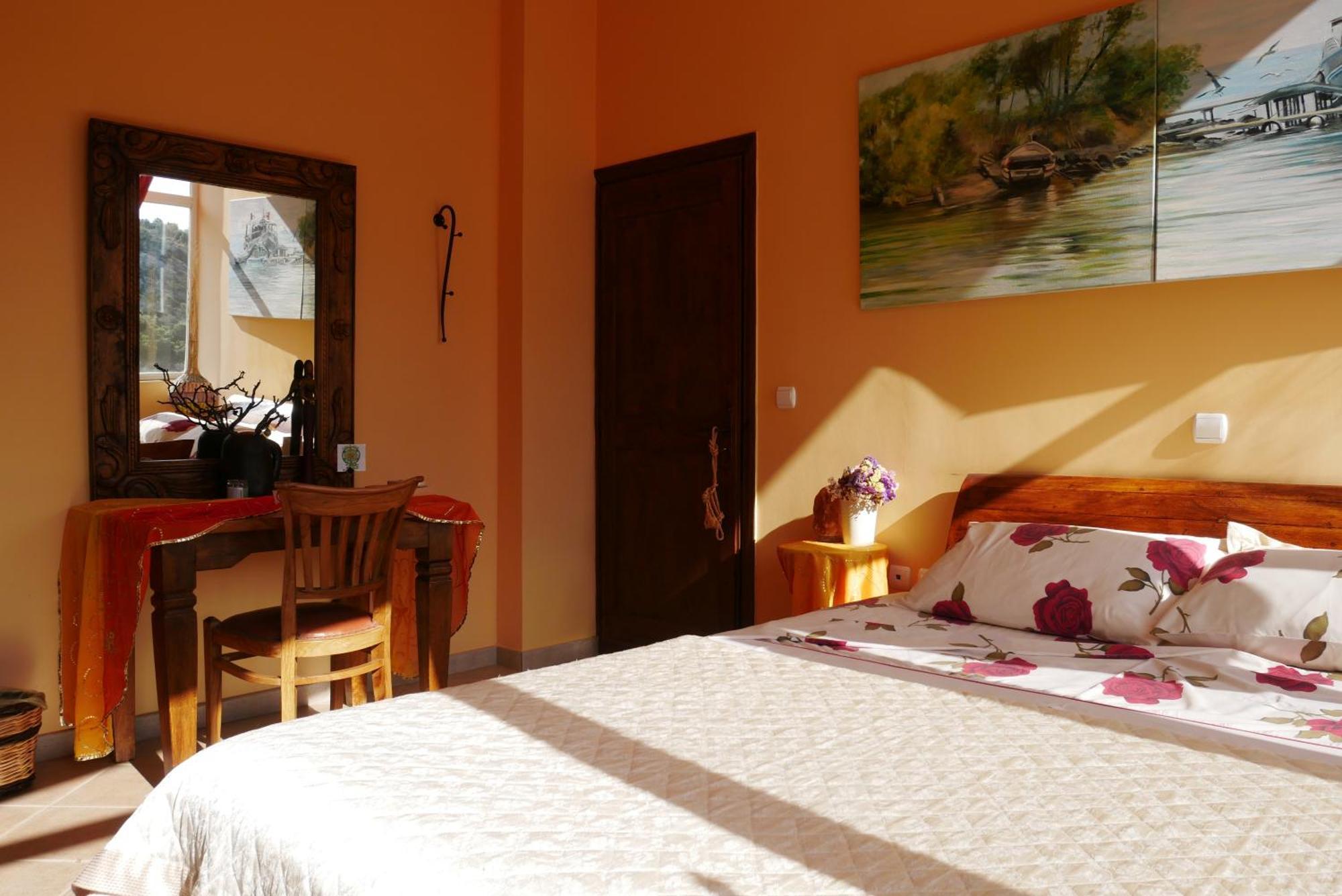 Casa Di Luce Bed & Breakfast Agia Marina  ภายนอก รูปภาพ