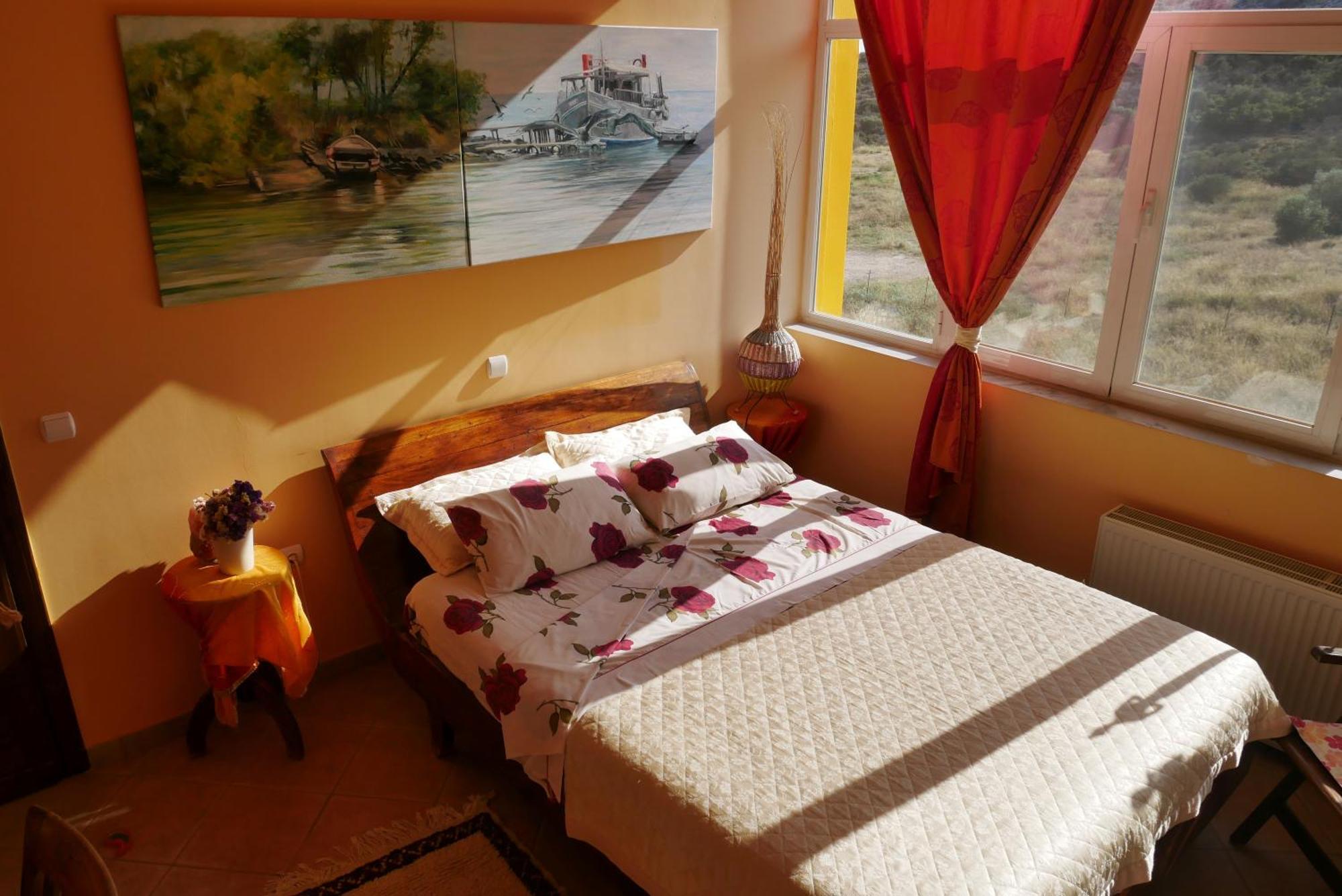 Casa Di Luce Bed & Breakfast Agia Marina  ภายนอก รูปภาพ