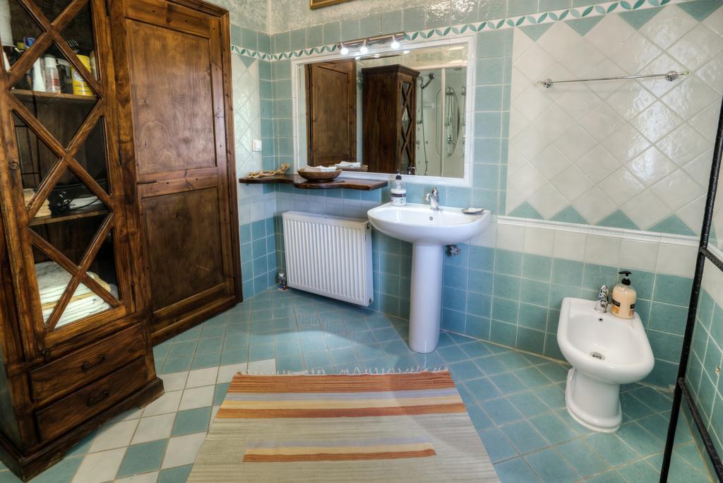 Casa Di Luce Bed & Breakfast Agia Marina  ภายนอก รูปภาพ